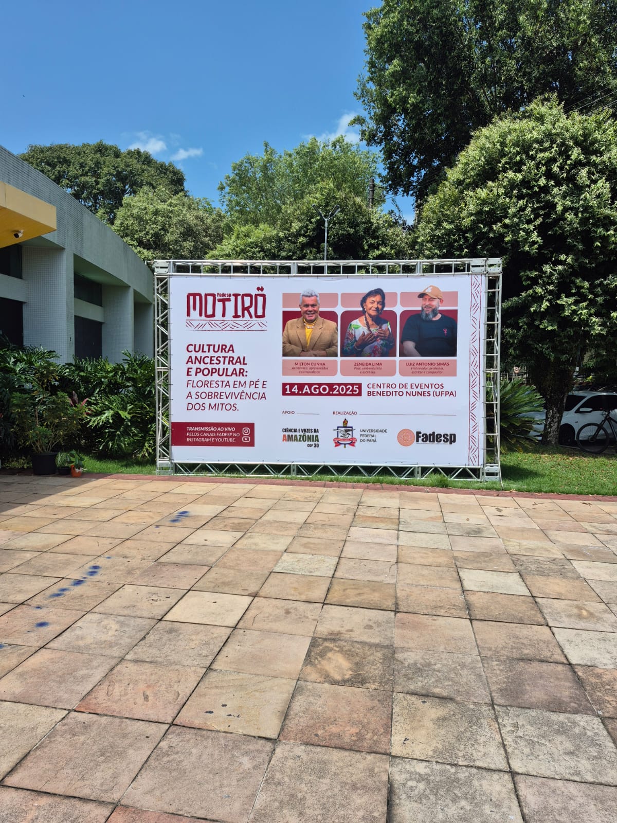 Backdrop em Box Truss Motirõ UFPA Backdrop em estrutura box truss para evento Motirõ Fadesp/UFPA em Belém-PA - Andersom Produções